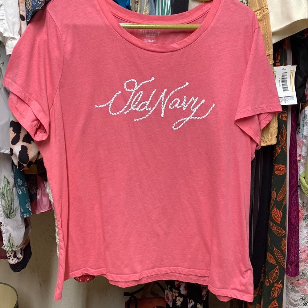 Old Navy Tee (coral pink/white)
